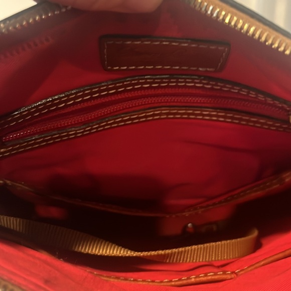 Beautiful classic Dooney & Bourke purse - Picture 4 of 5